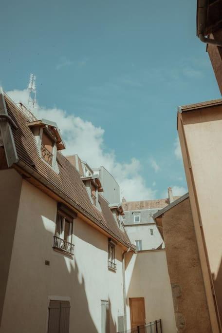 Appartement Voyage Dans L'atelier D'ecriture Victor Hugo