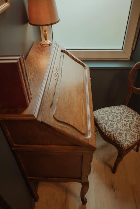 Apartment Voyage Dans L'atelier D'ecriture Victor Hugo Besancon