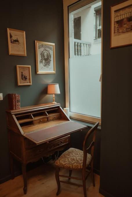 Voyage Dans L'atelier D'ecriture Victor Hugo Apartment