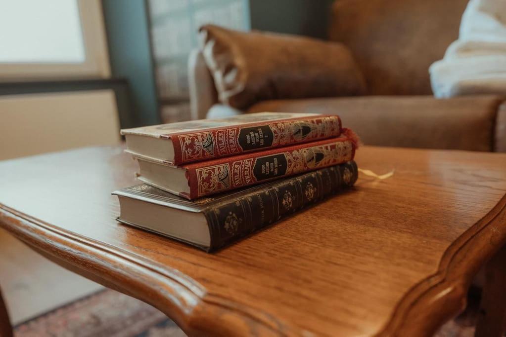 Voyage Dans L'atelier D'ecriture Victor Hugo Appartement *