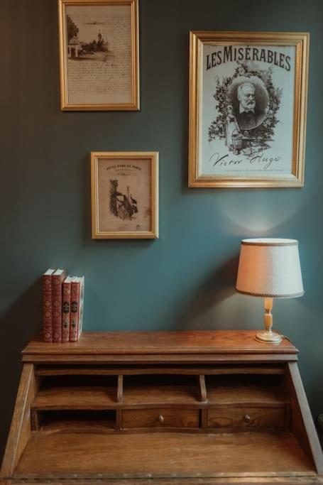 Voyage Dans L'atelier D'ecriture Victor Hugo Besançon